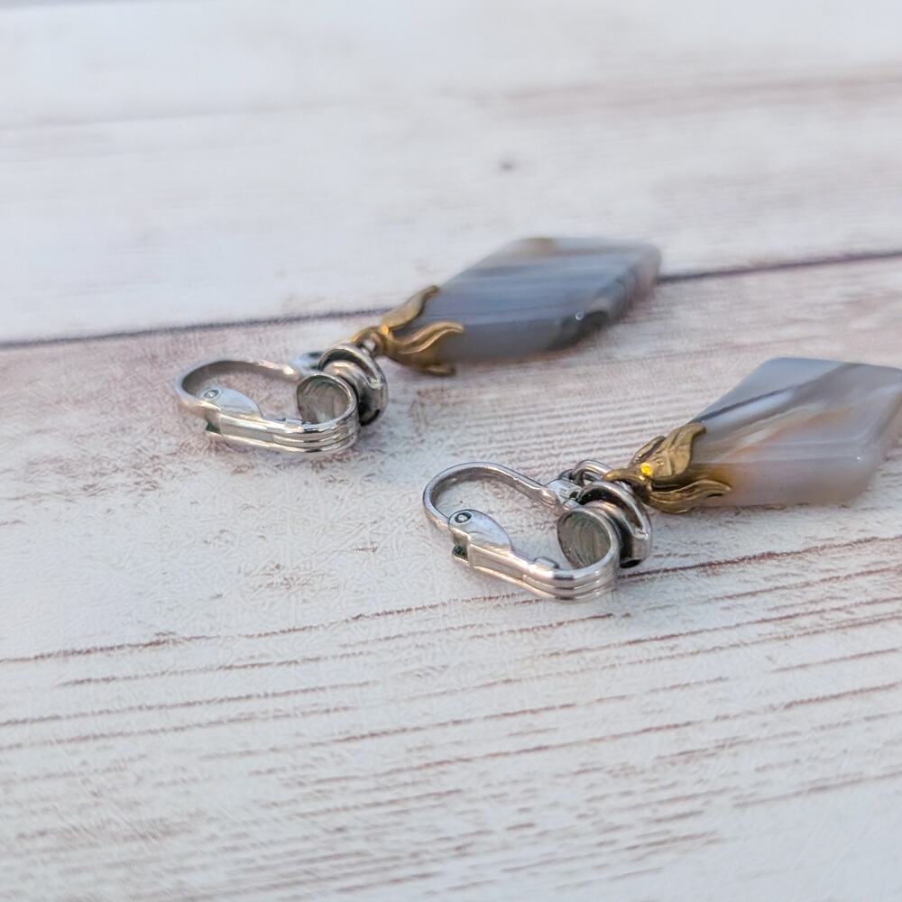 Vintage Clip On Earrings Very Pretty & Unusual Dangle Earrings - Picture 7 of 8